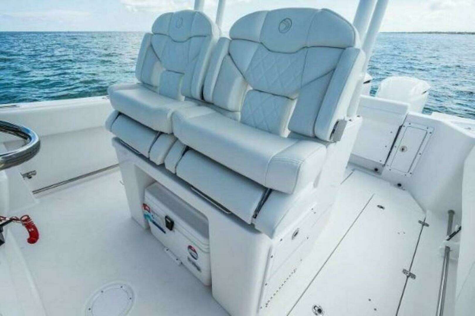 2025 Edgewater 285CC - Image 10