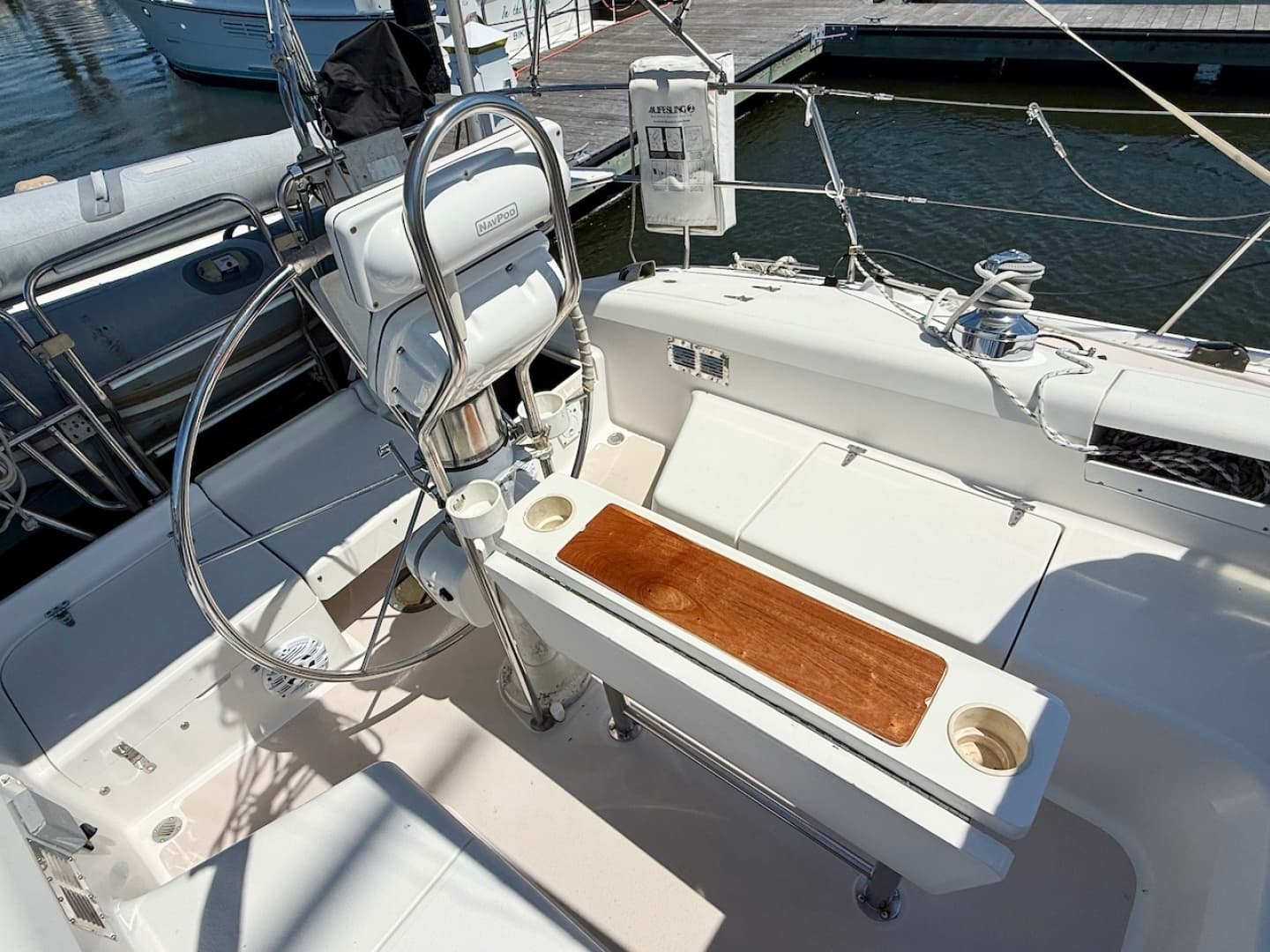 1998 Catalina 380 - Image 13
