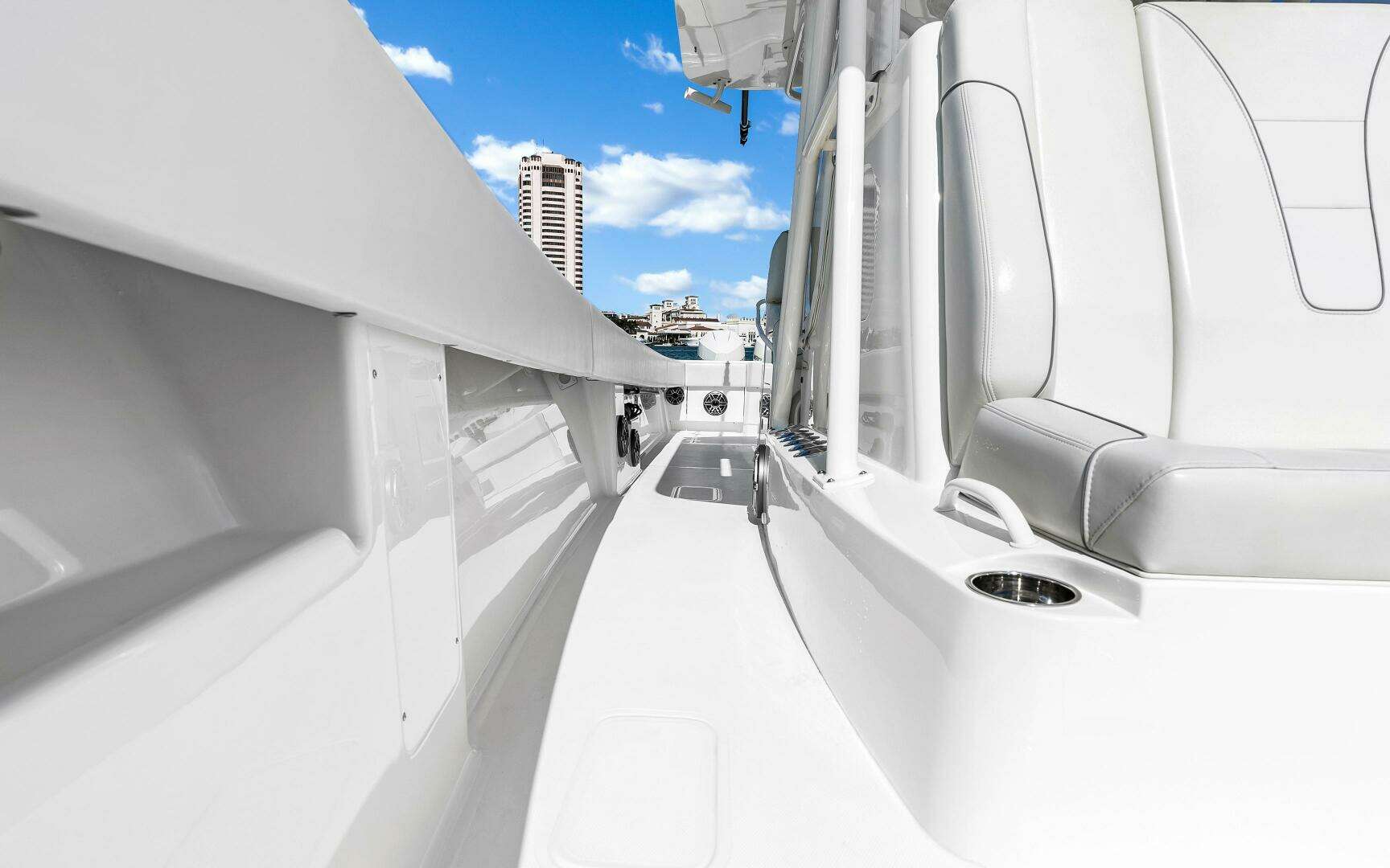 2019 SeaVee 390Z - Image 16