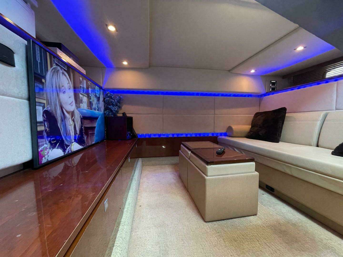 2010 Sea Ray 450 Sundancer - Image 30