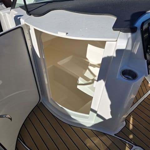 2026 Sea Ray SDX 230 OB - 17