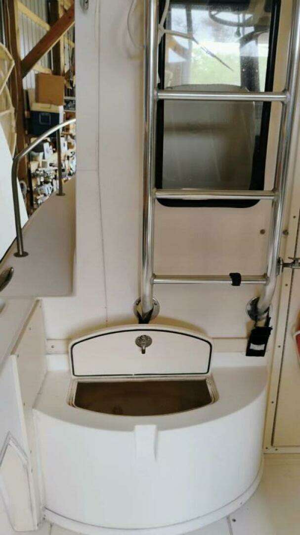 2009 McKee Craft Pilothouse 28 - Image 13
