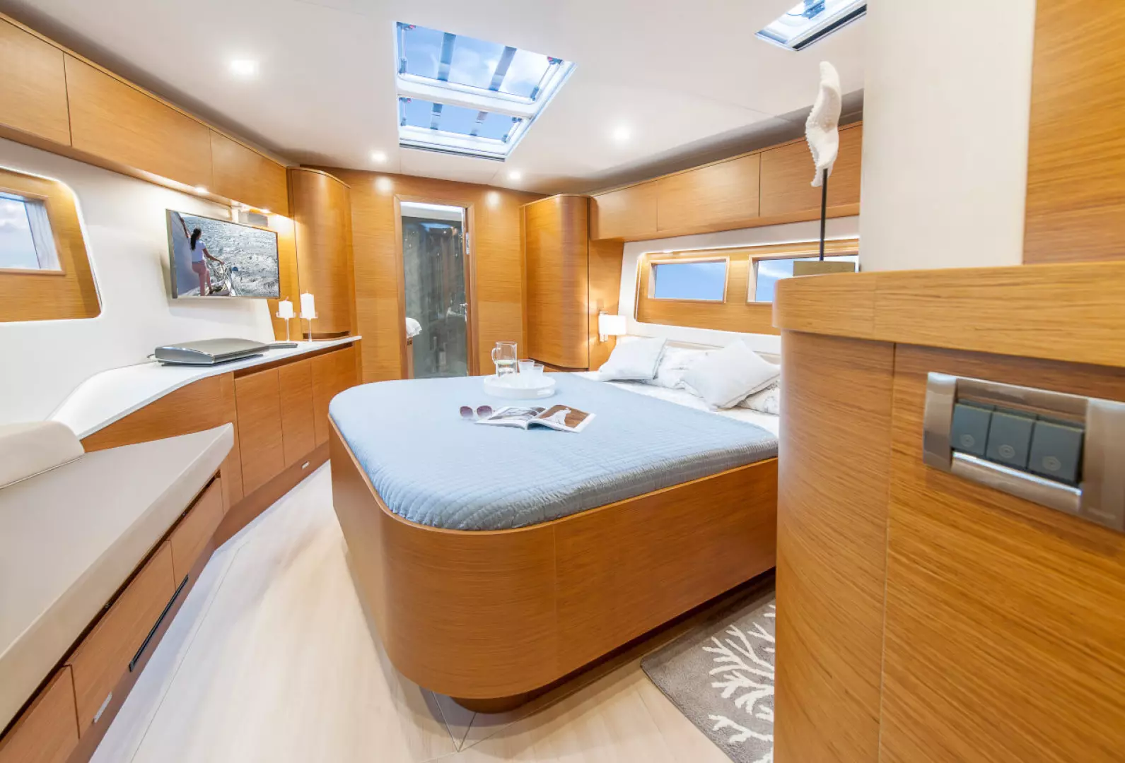 2025 Hanse 675 - Image 39