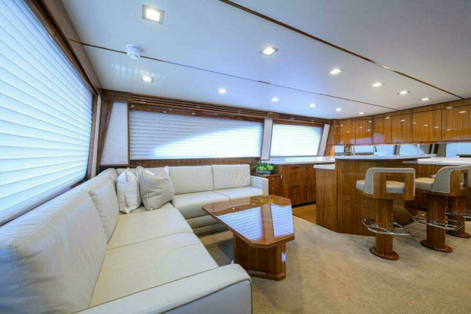 2020 Viking 72 Convertible - Image 3
