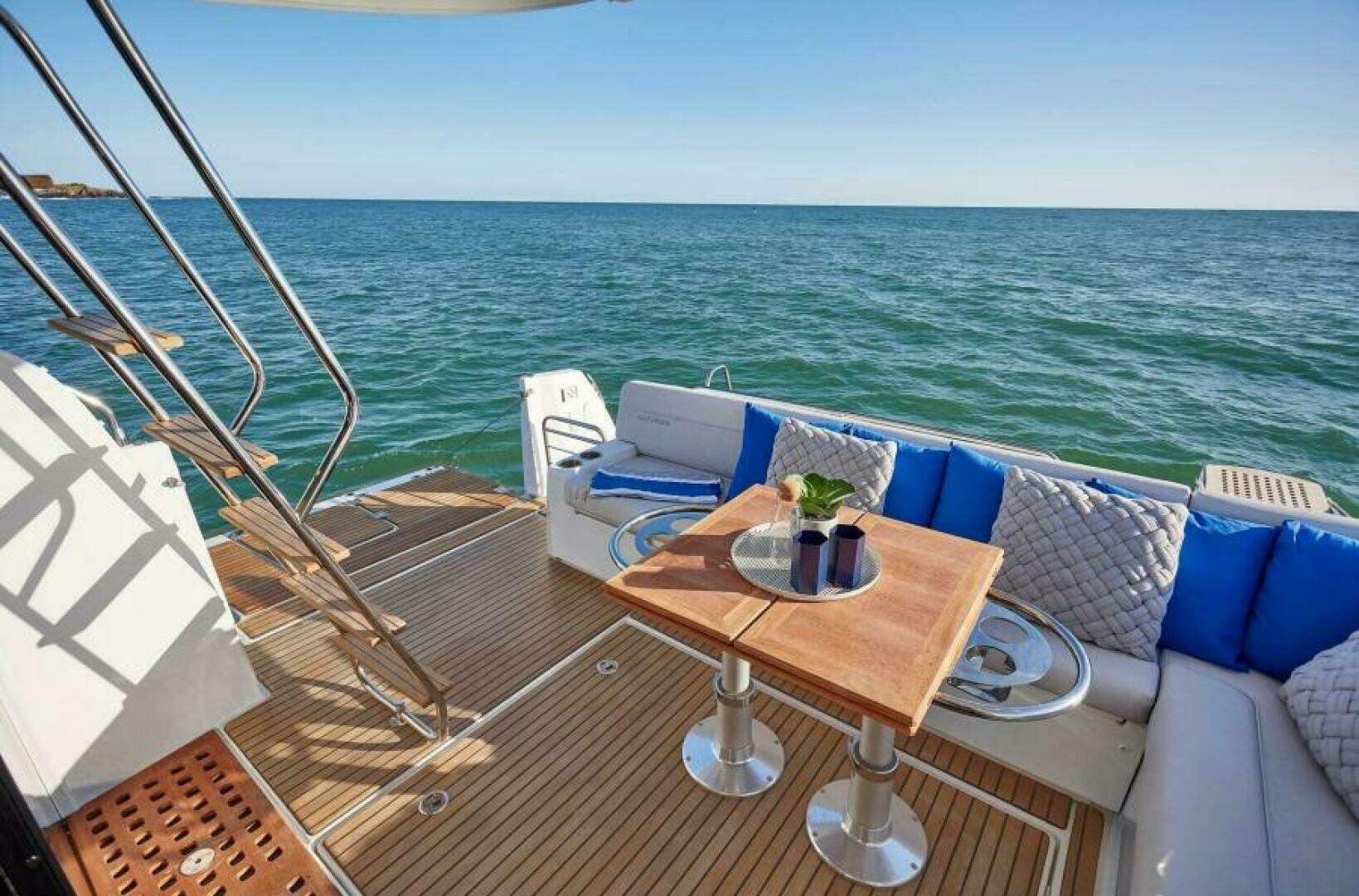 2027 Beneteau Antares 12 Fly - Image 3