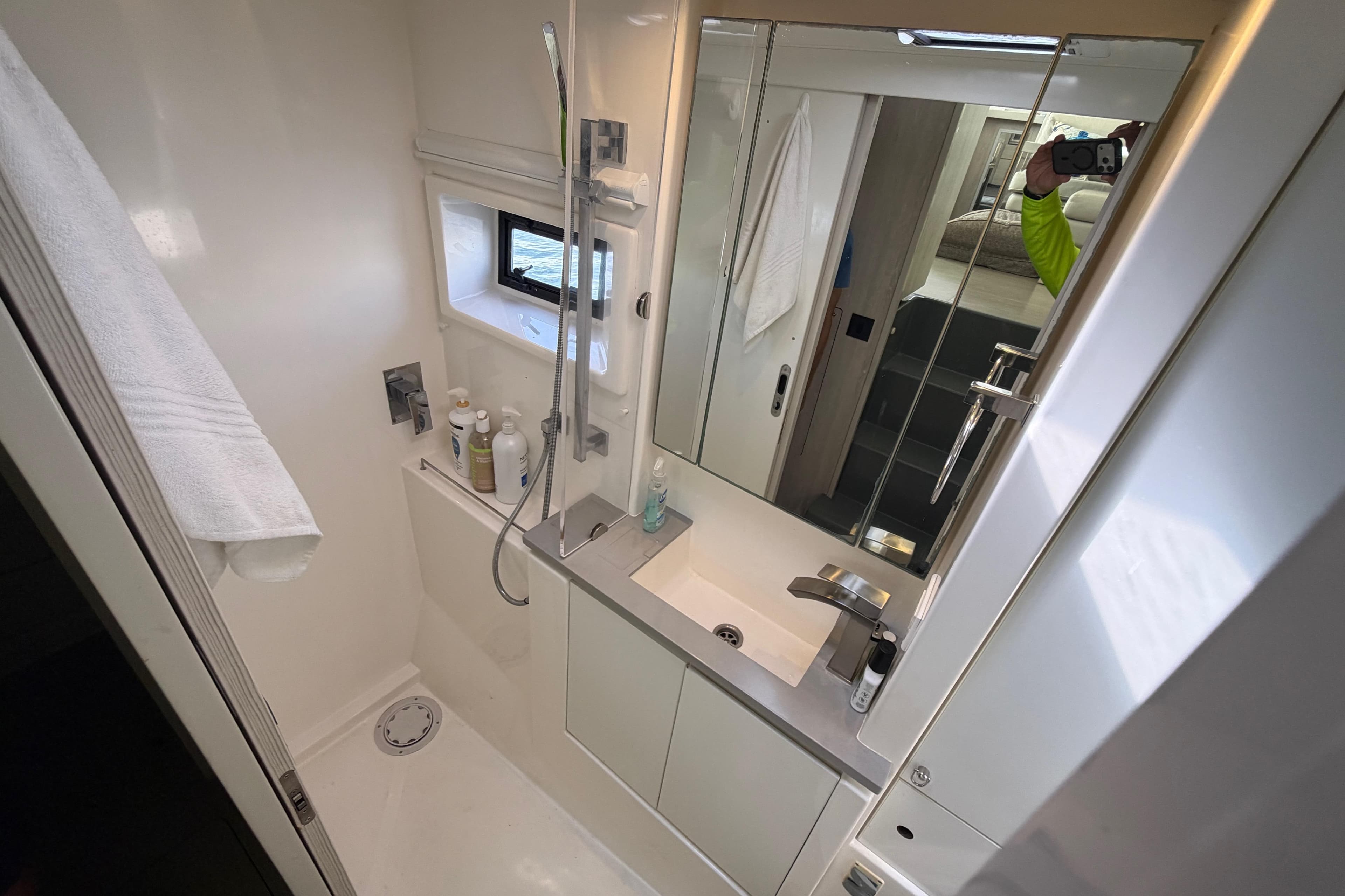 Modern bathroom in a 2017 Leopard 40 yacht, featuring sleek fixtures and ample storage.
