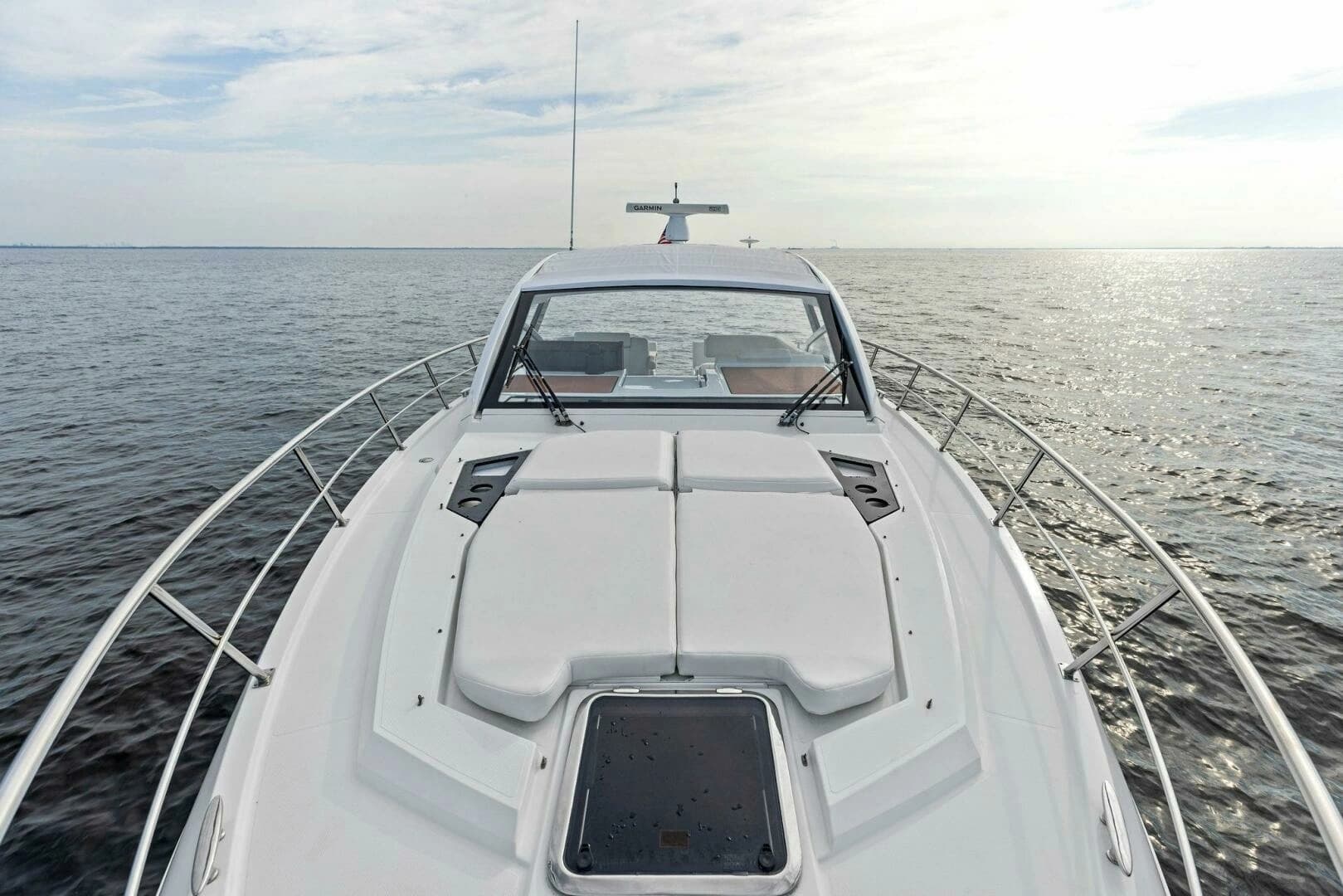 2015 Cruisers Yachts 390 Express Coupe - Image 40