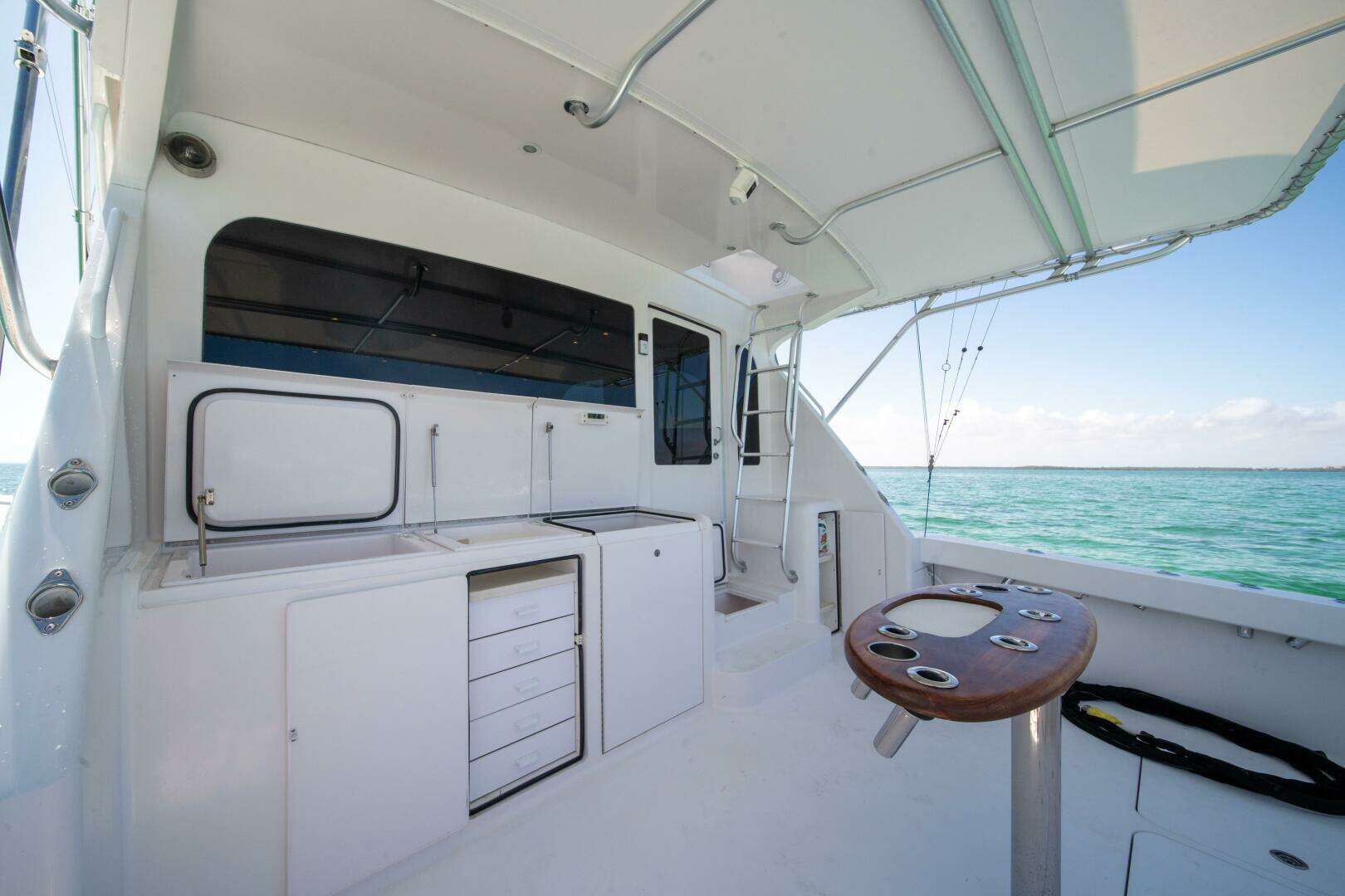 2006 Viking 52 Convertible - Image 2