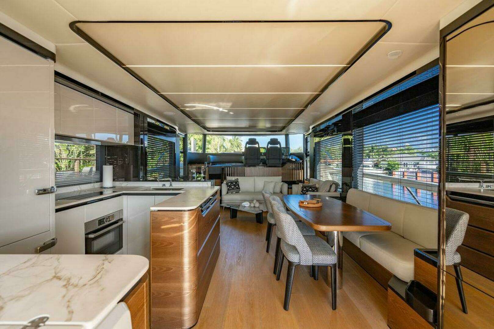 2023 Absolute 64 Navetta - Image 8