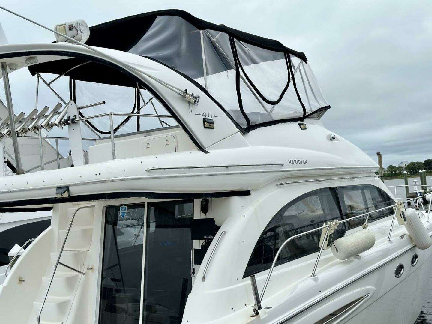 2007 Meridian 411 Sedan - Image 7