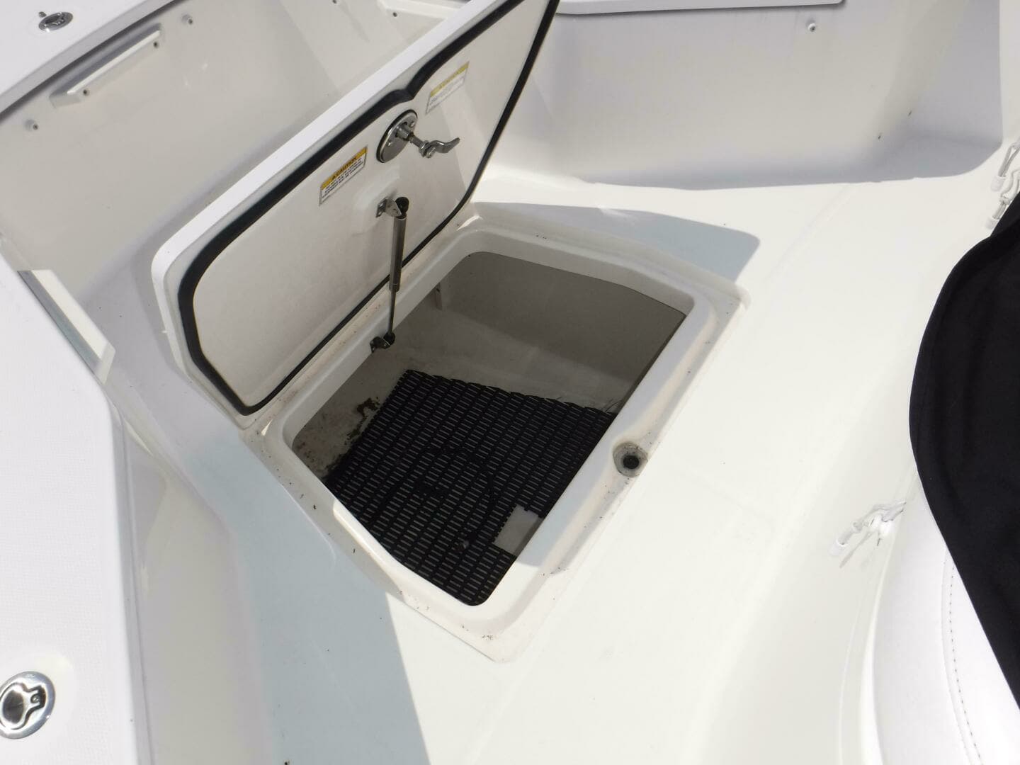 2014 Boston Whaler 370 Outrage - Image 25