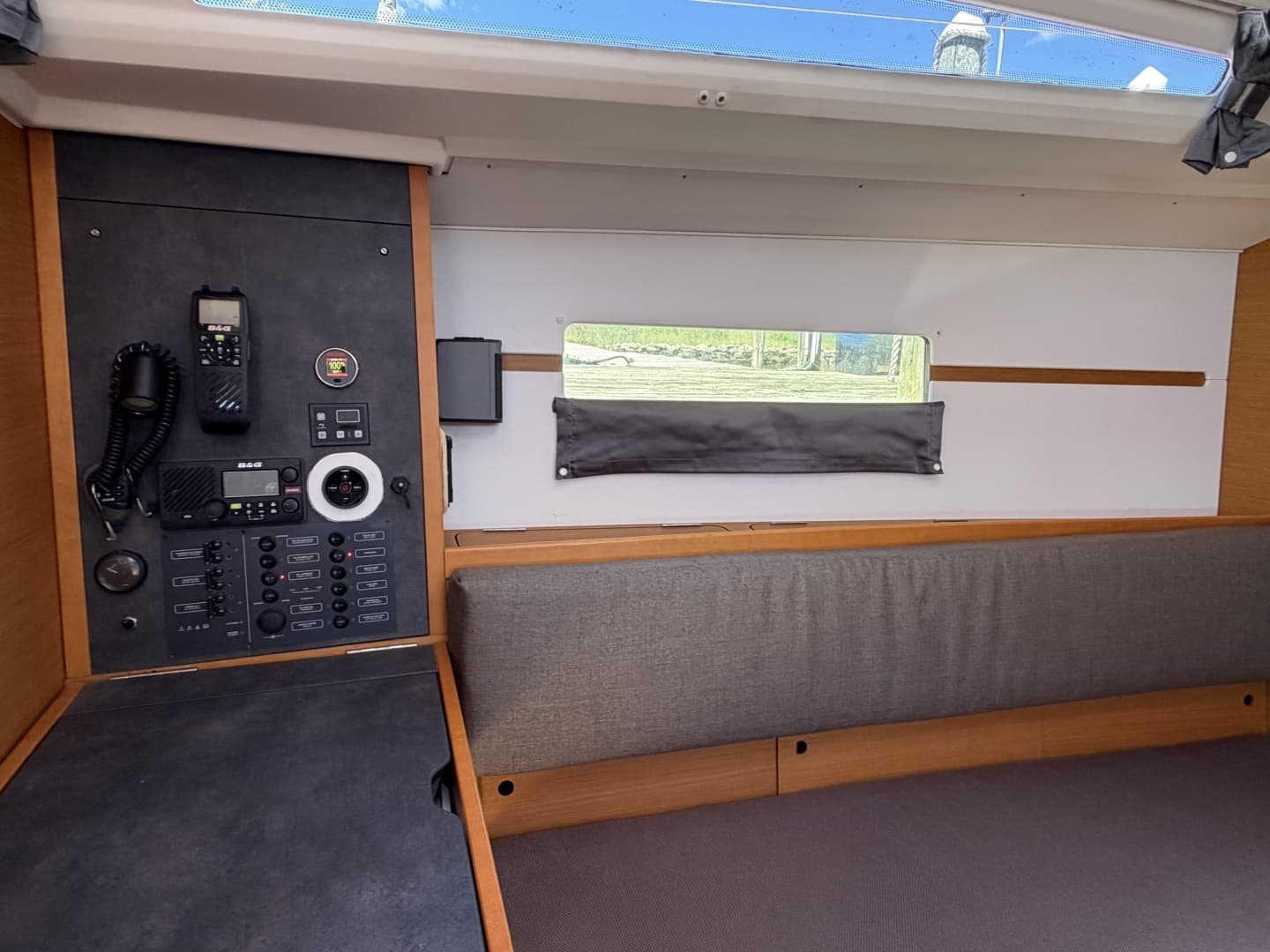 2015 Jeanneau 349 - Image 46
