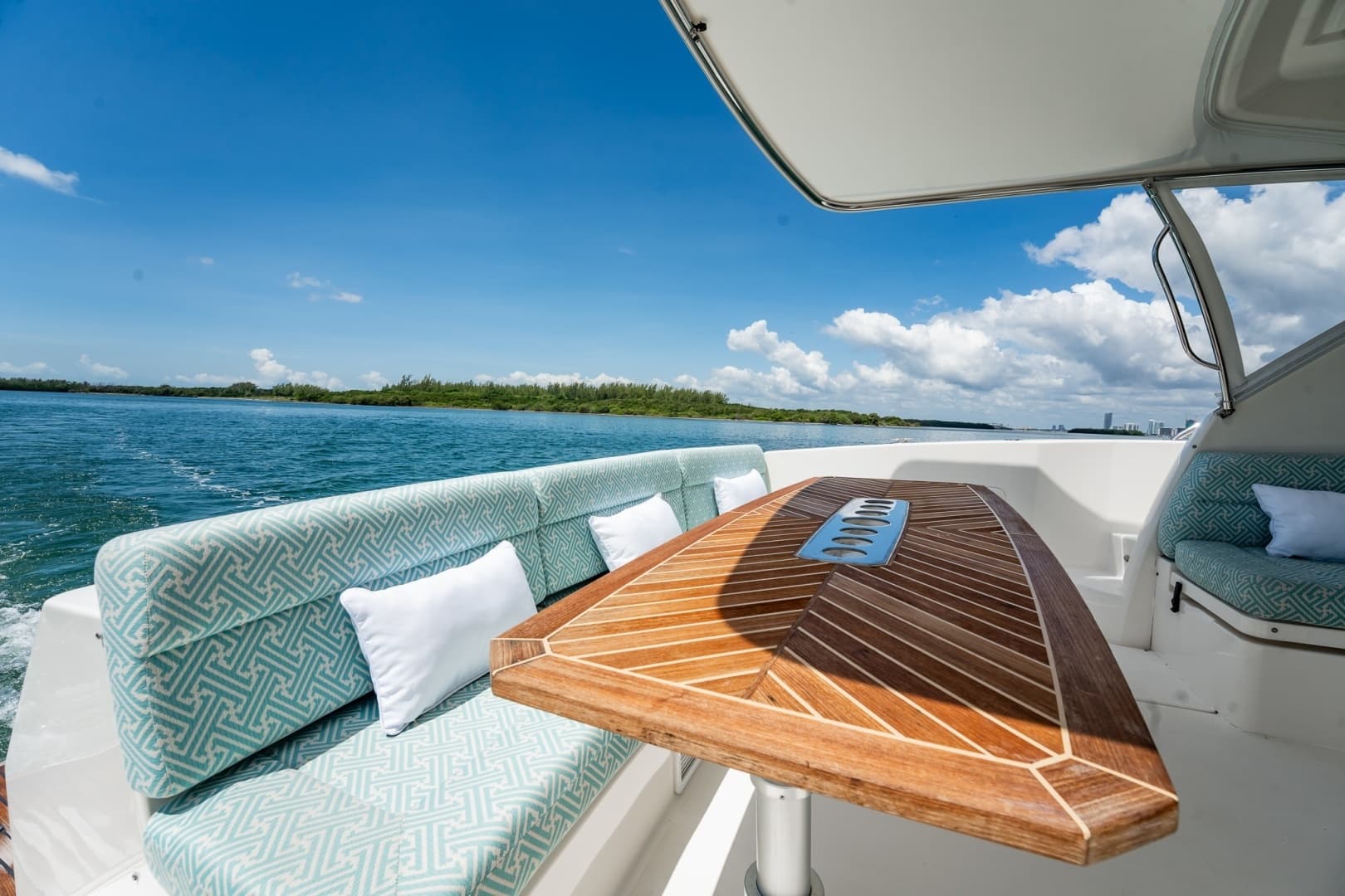 2016 Riviera 5000 Sport Yacht - Image 44