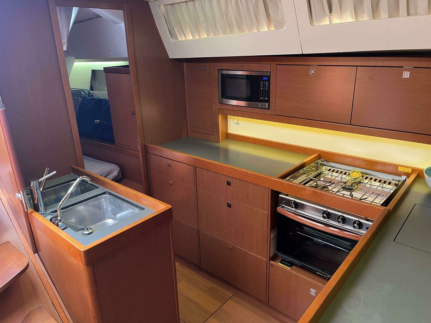 2013 Beneteau Oceanis 48 - Image 26
