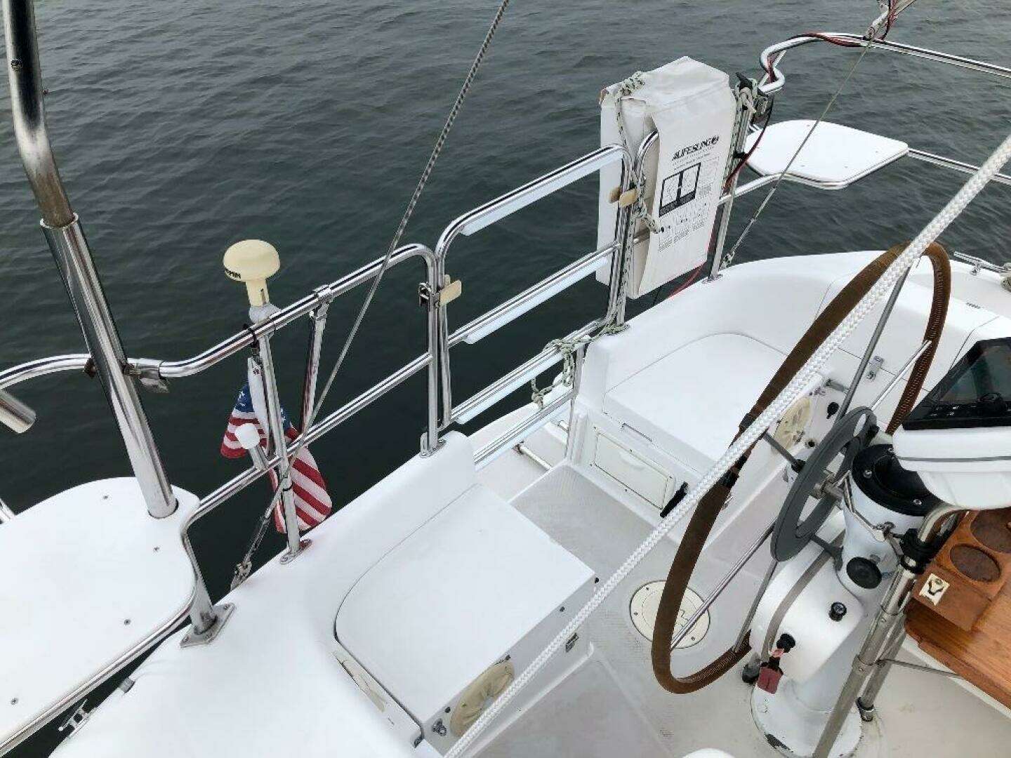 1998 Catalina 320 - Image 8