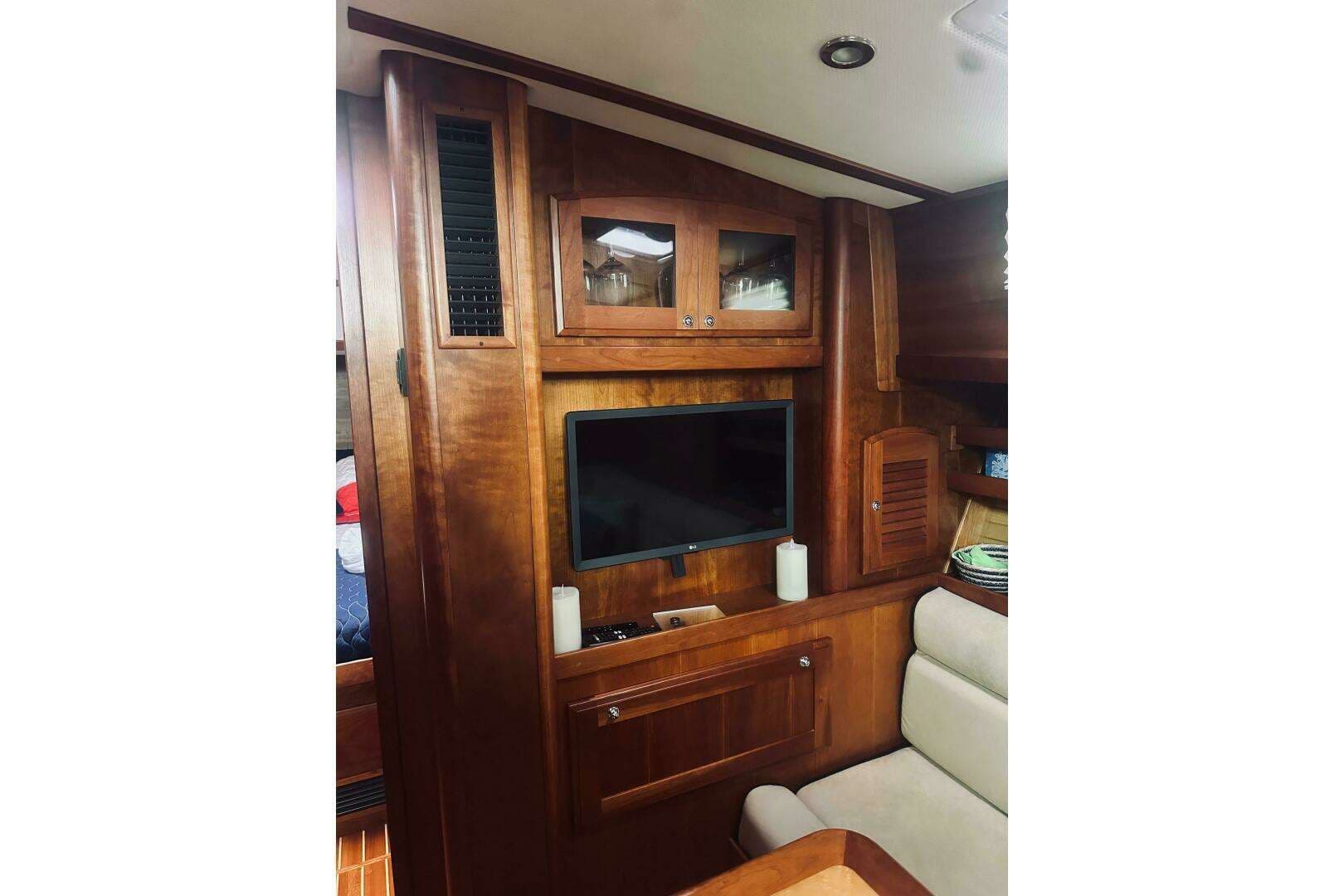 2008 Sabre 38 Hard Top Express - Image 25