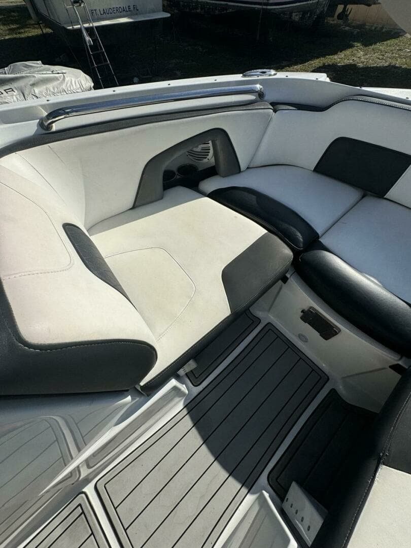 2020 Monterey M45 - Image 11