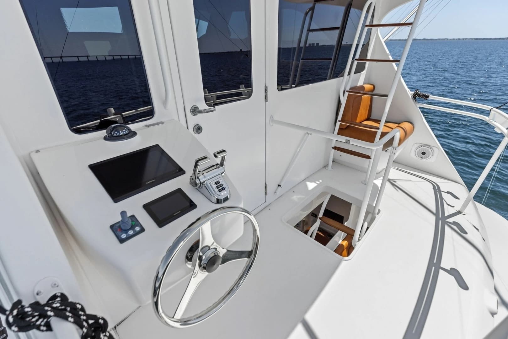 2008 Viking 68 Skybridge - Image 15