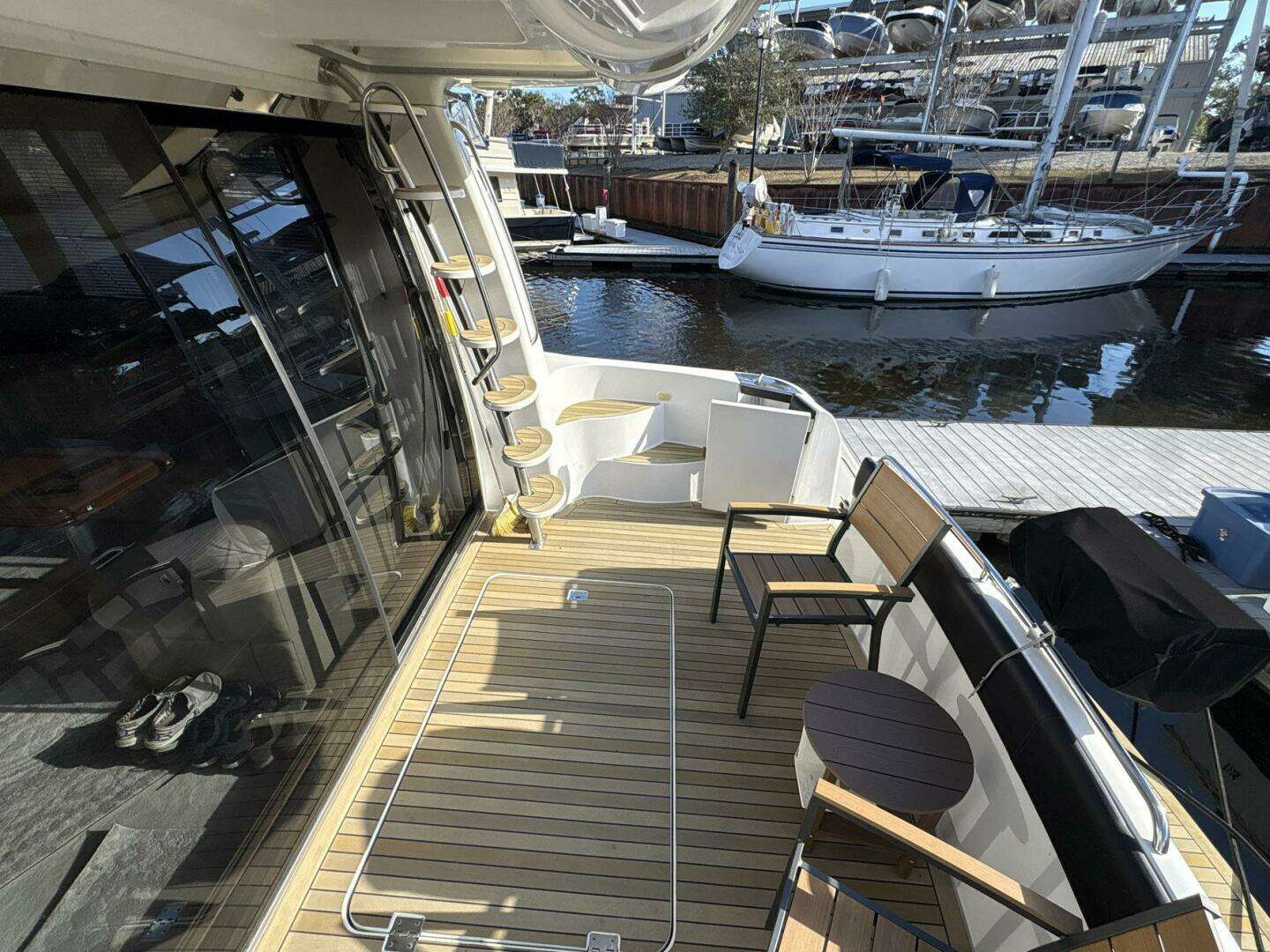 1999 Carver 530 Voyager Pilothouse - Image 12