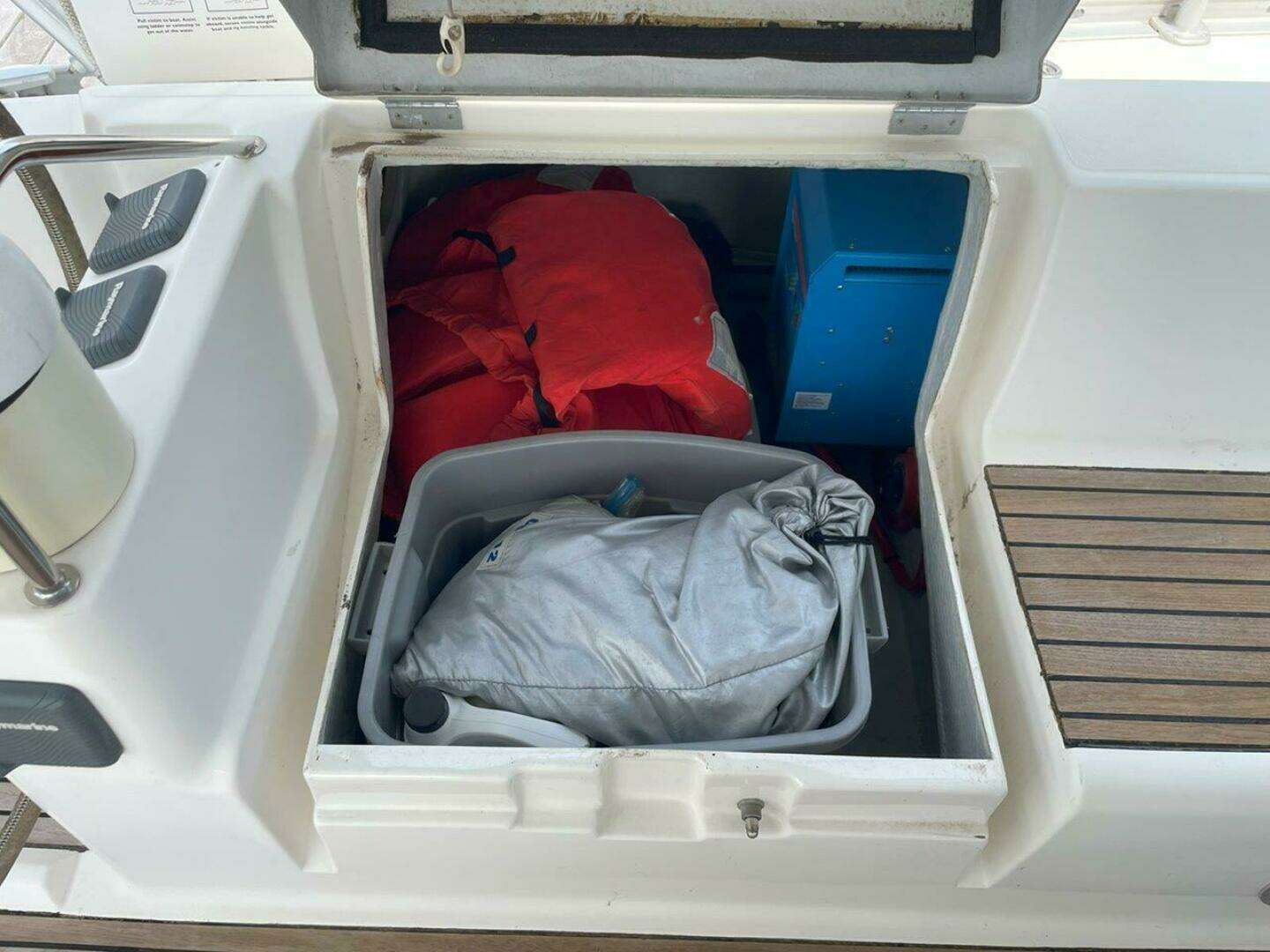 1998 Jeanneau 45.2 - Image 59
