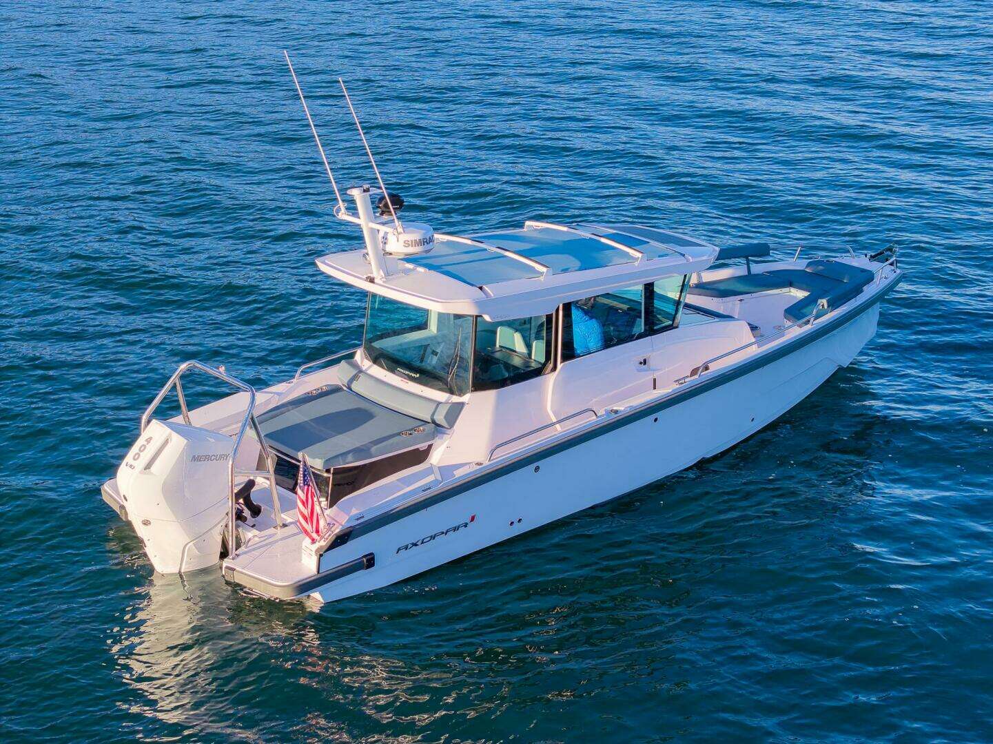 2026 Axopar Cross Cabin - Image 5