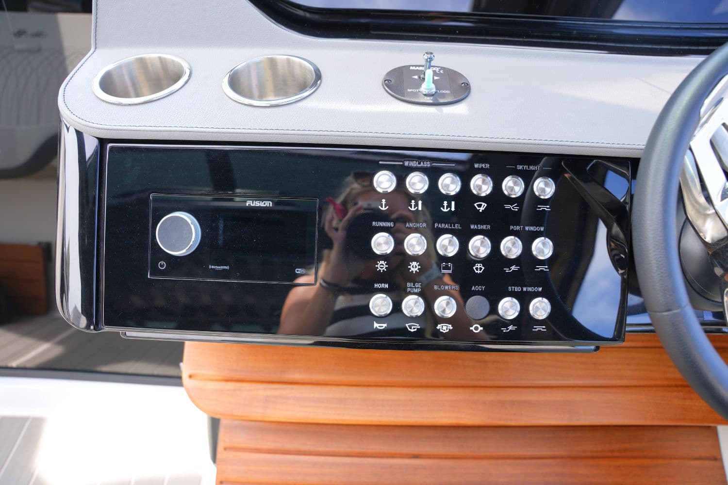 2024 Sea Ray Sundancer 370 - 24