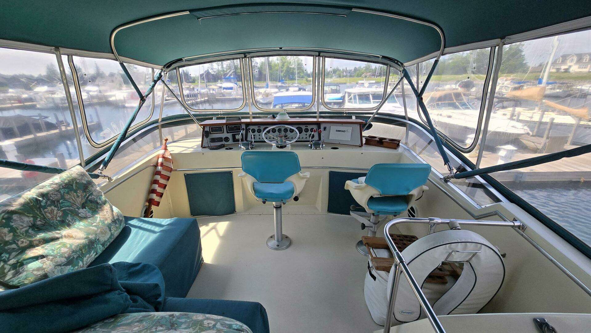 1987 Chris-Craft 362 Catalina - Image 3