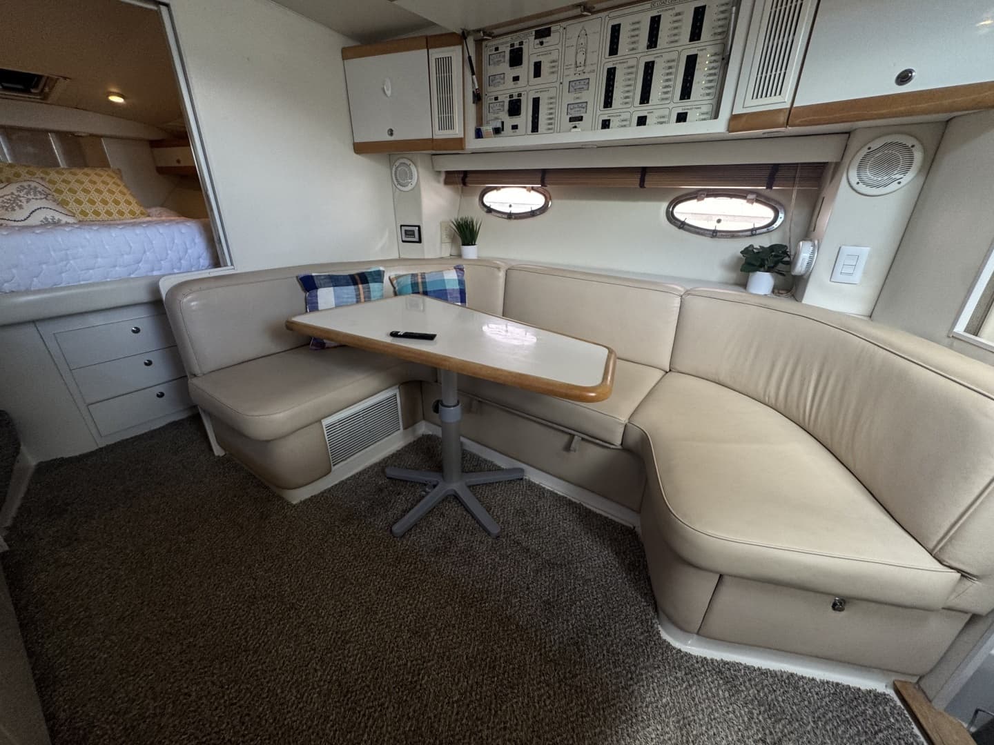 1995 Trojan 350 Express - Image 19