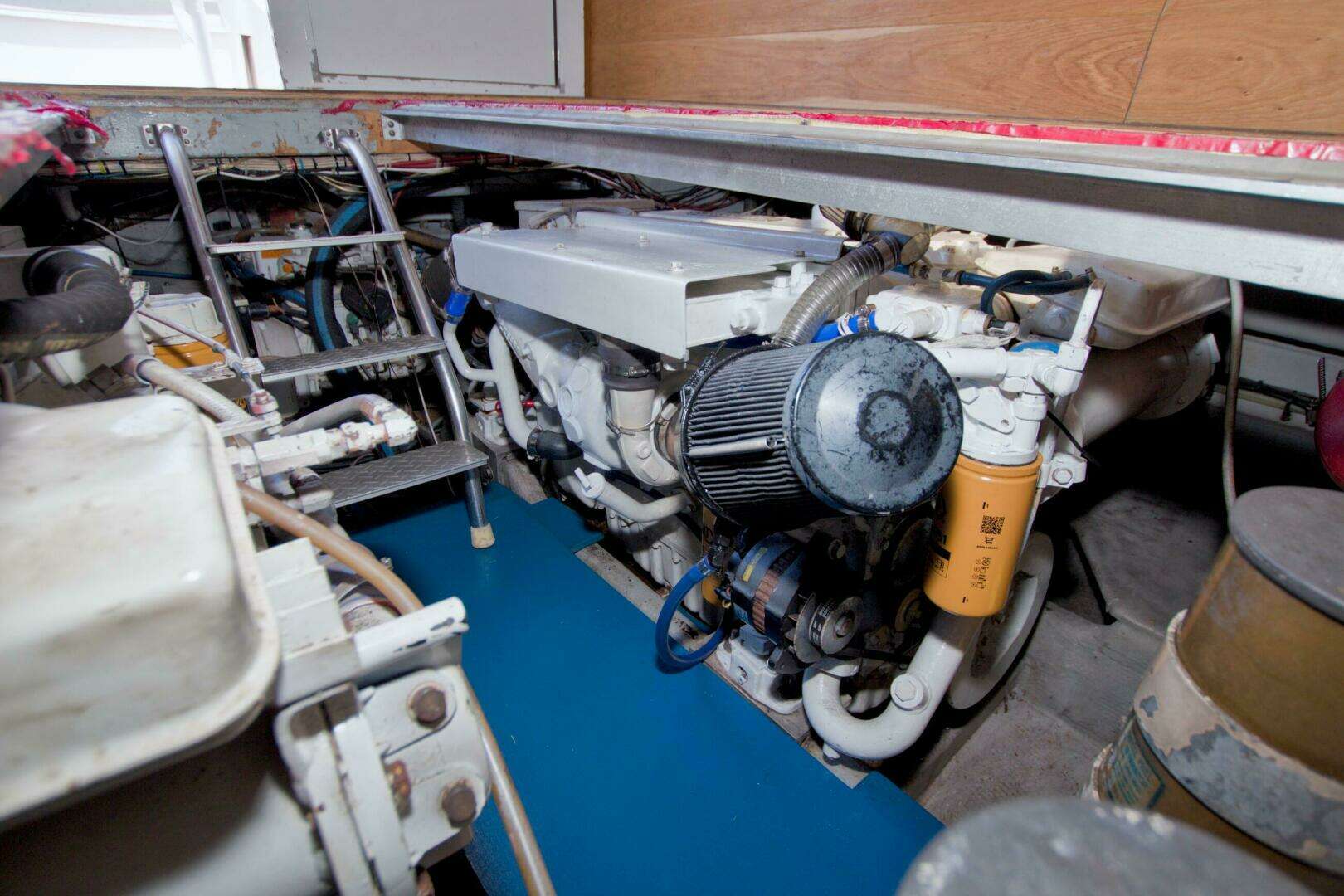 1998 Luhrs 36 Convertible - Image 61