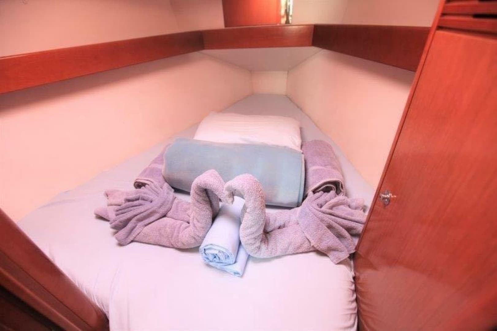 2013 Beneteau Oceanis 31 - Image 23