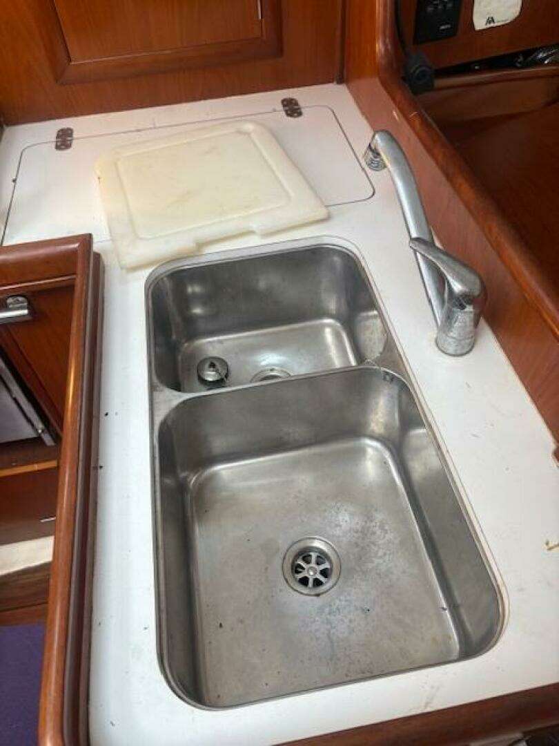2001 Beneteau — - Image 22