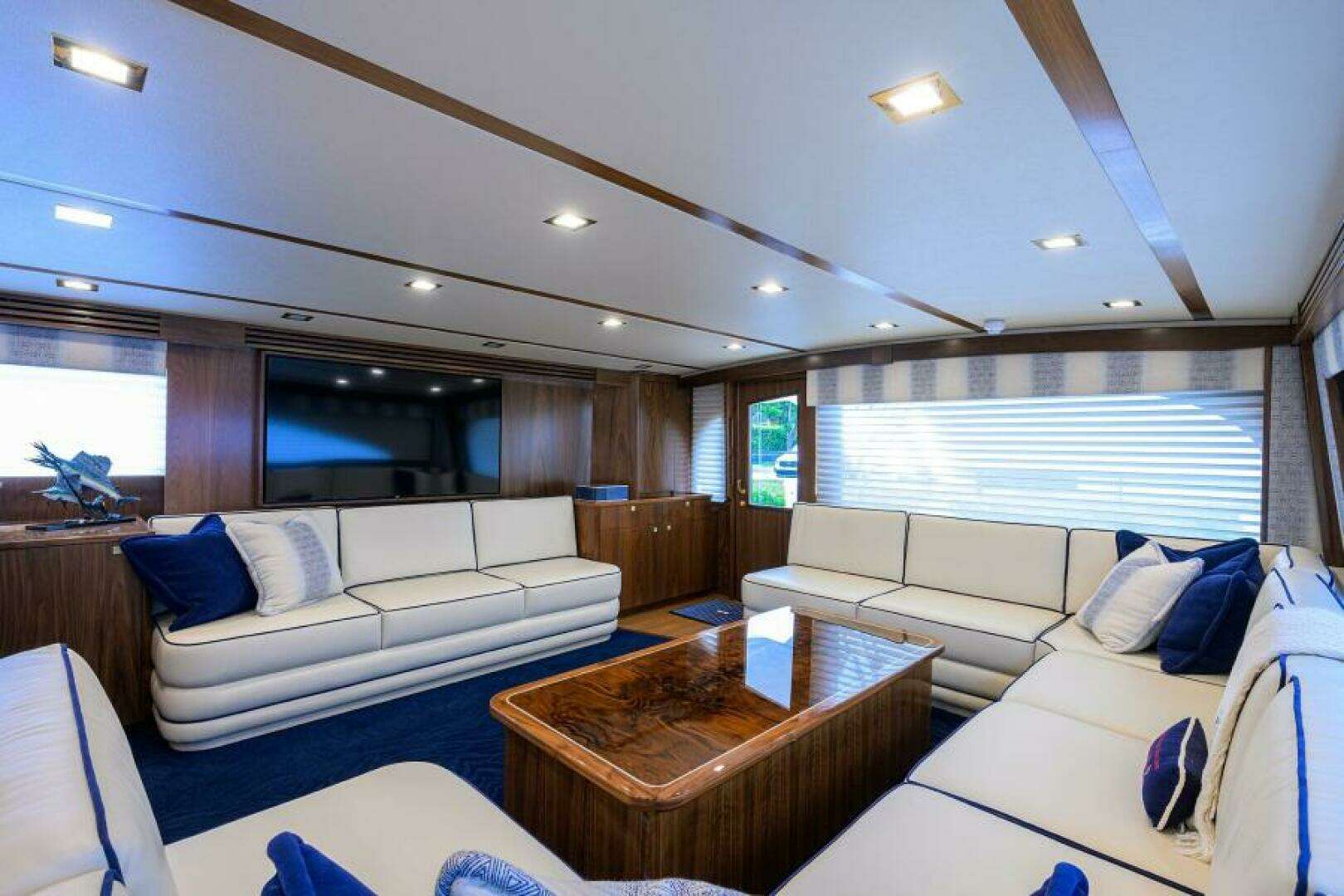 2024 Viking 80 Convertible - Image 3