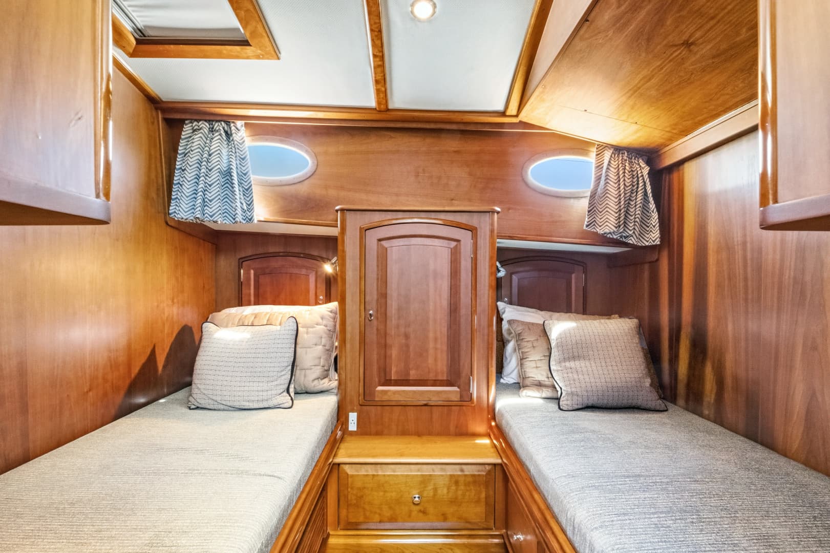 2007 Hinckley TALARIA 55MY - Image 67