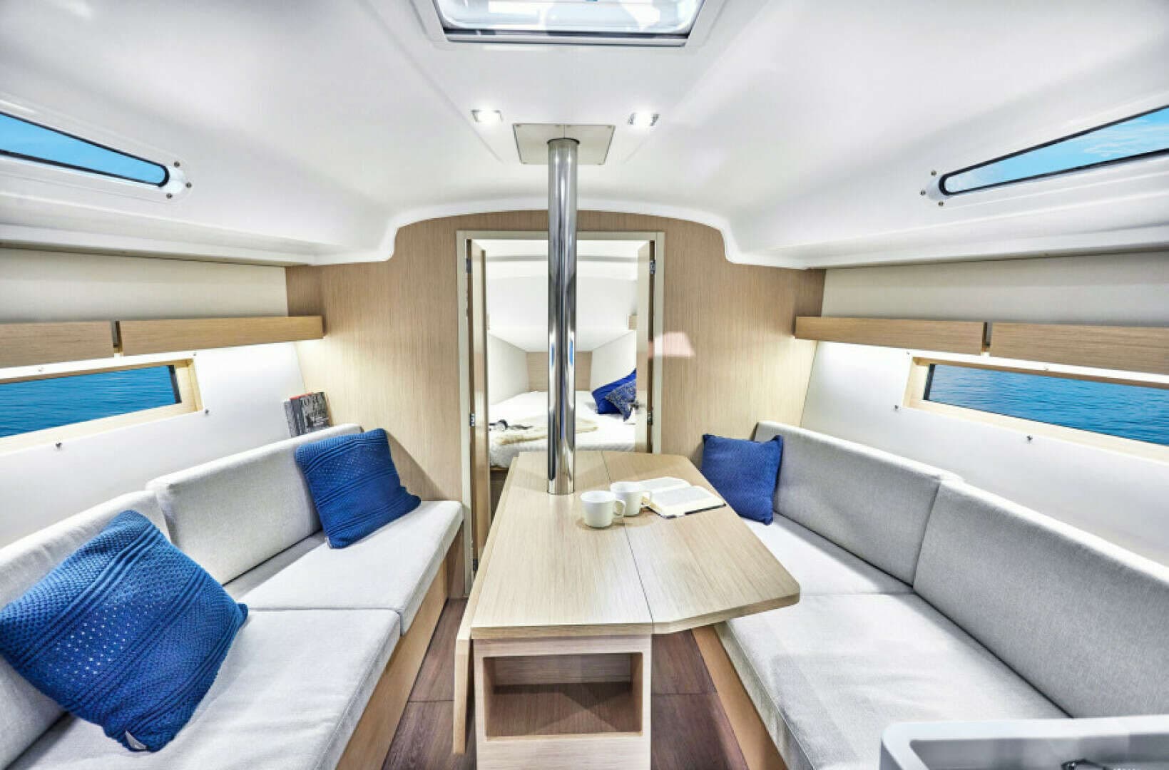 2026 Beneteau Oceanis 34.1 SWING KEEL - Image 6