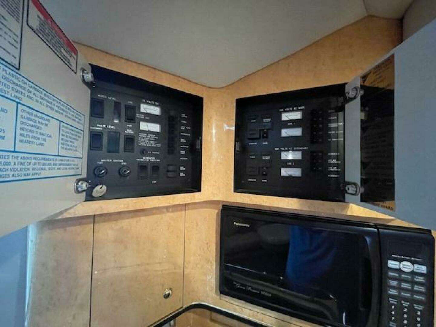 1998 Sea Ray 370 Sundancer - Image 38