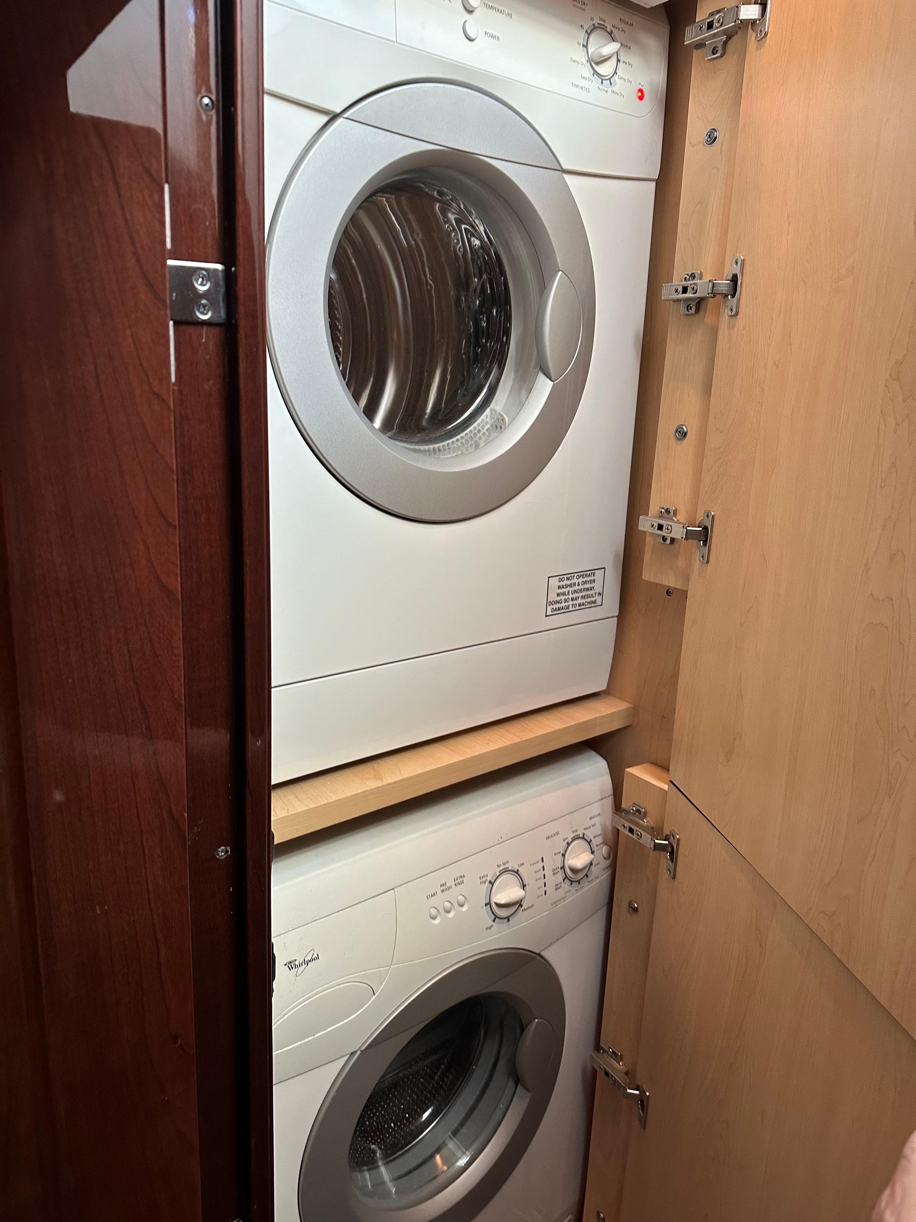 2009 Sea Ray 55 Sundancer - 33