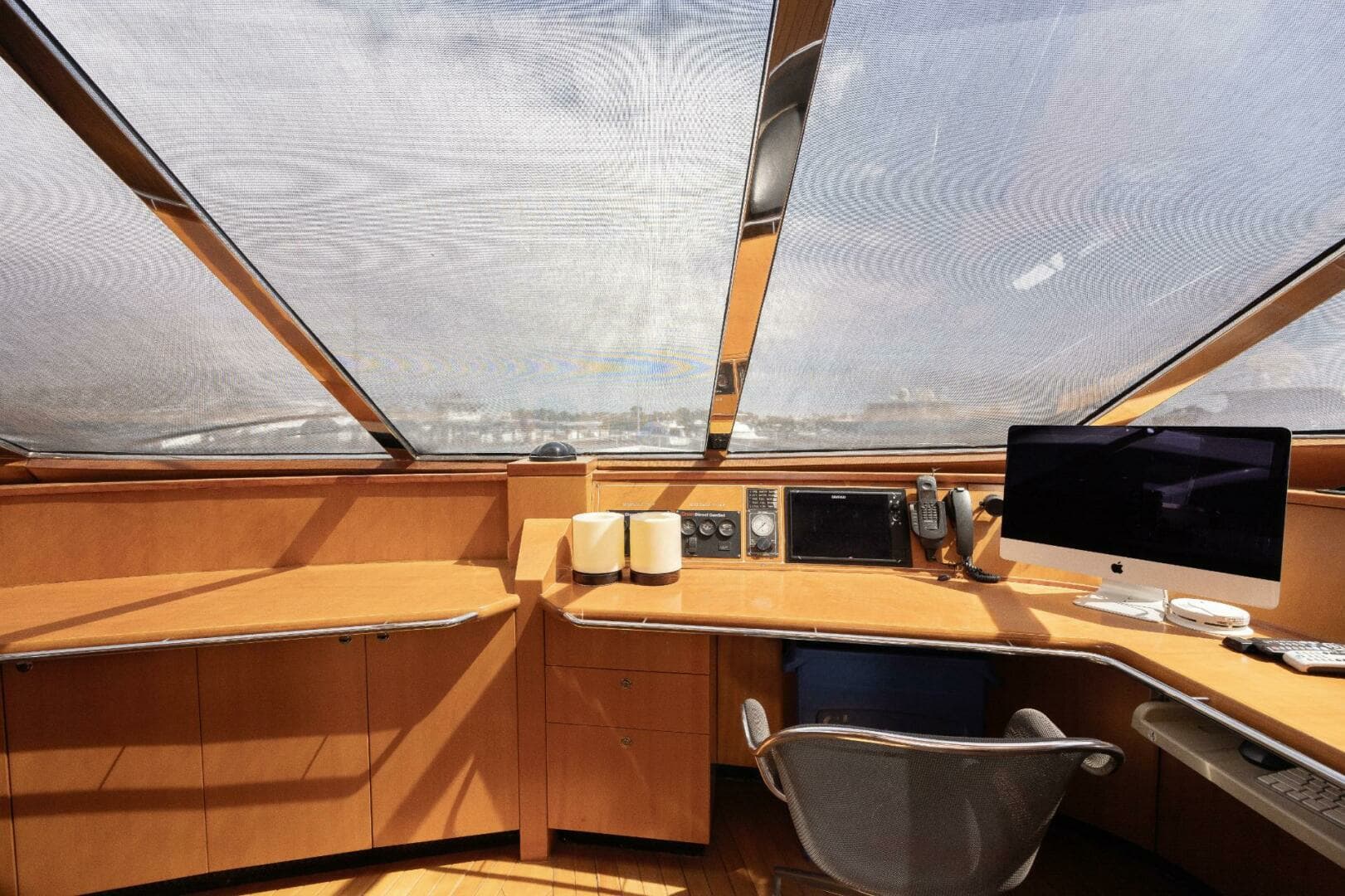 2001 Grand Harbour 76 - Image 25