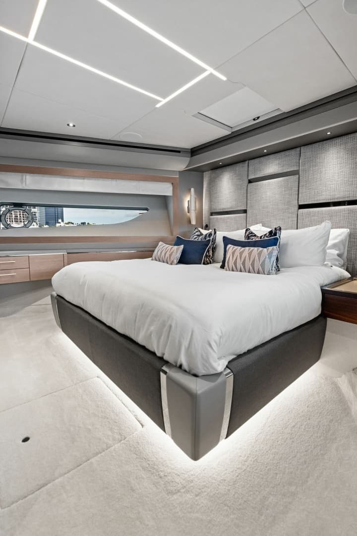 2026 Sunseeker 88 Yacht - Image 75