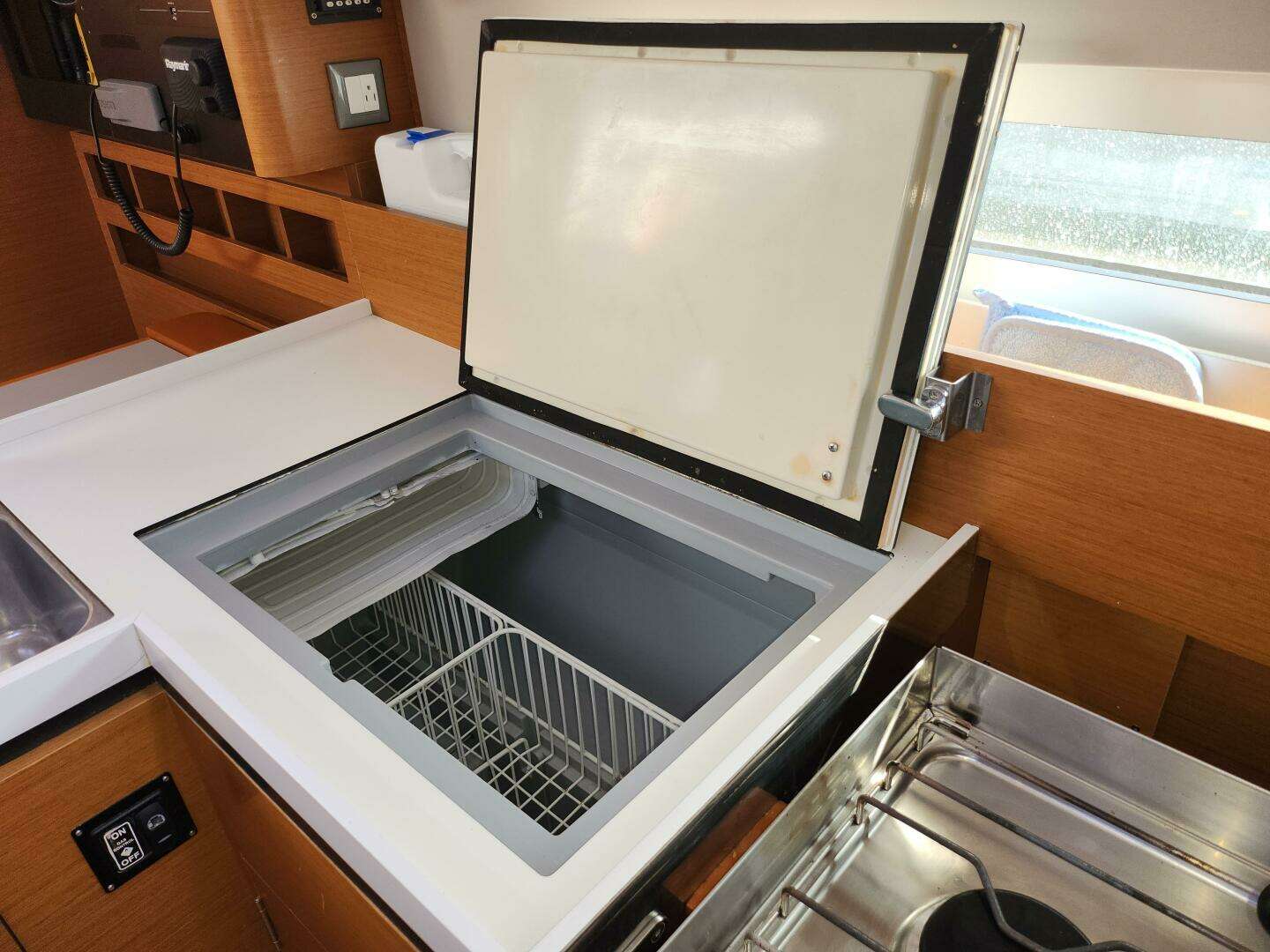 2020 Jeanneau Sun Odyssey 410 - Image 25