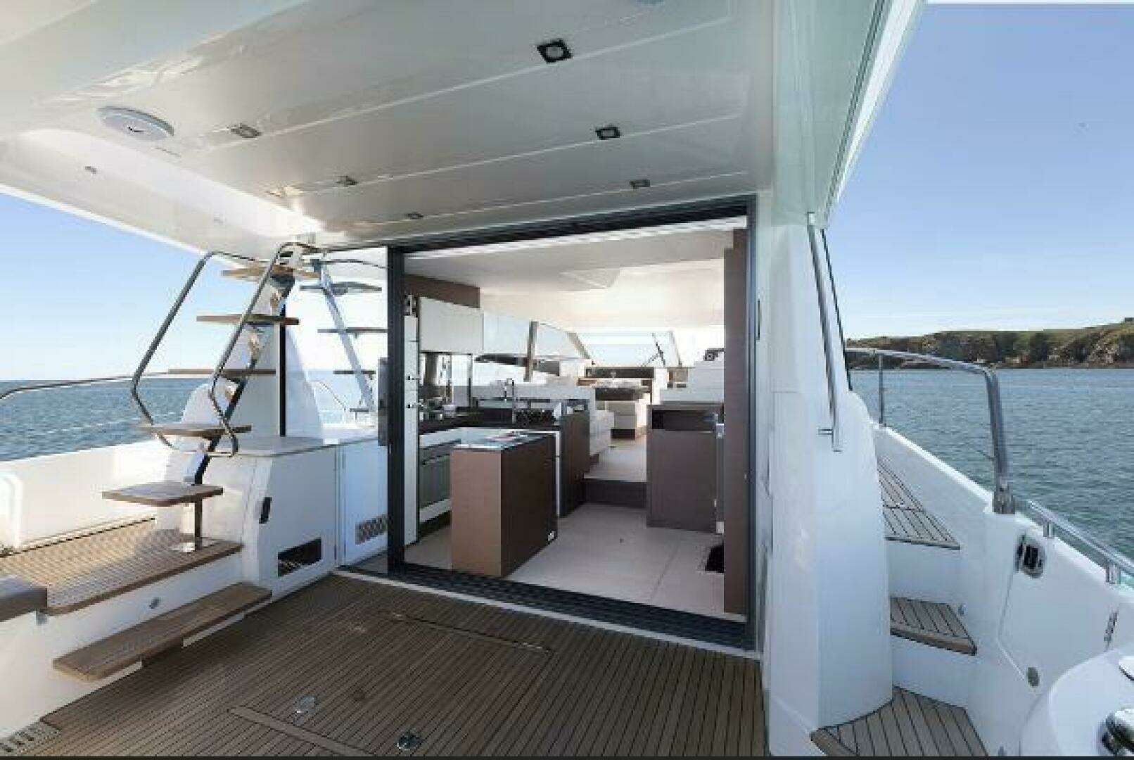 2018 Prestige 520 - Image 13