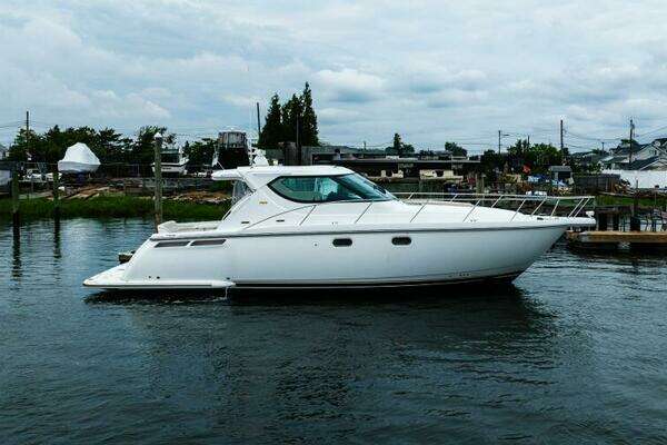 2007 Tiara Yachts 4300 Sovran - Image 1