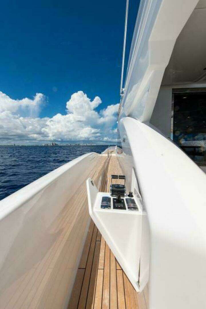 2018 Viking Enclosed Flybridge - Image 64