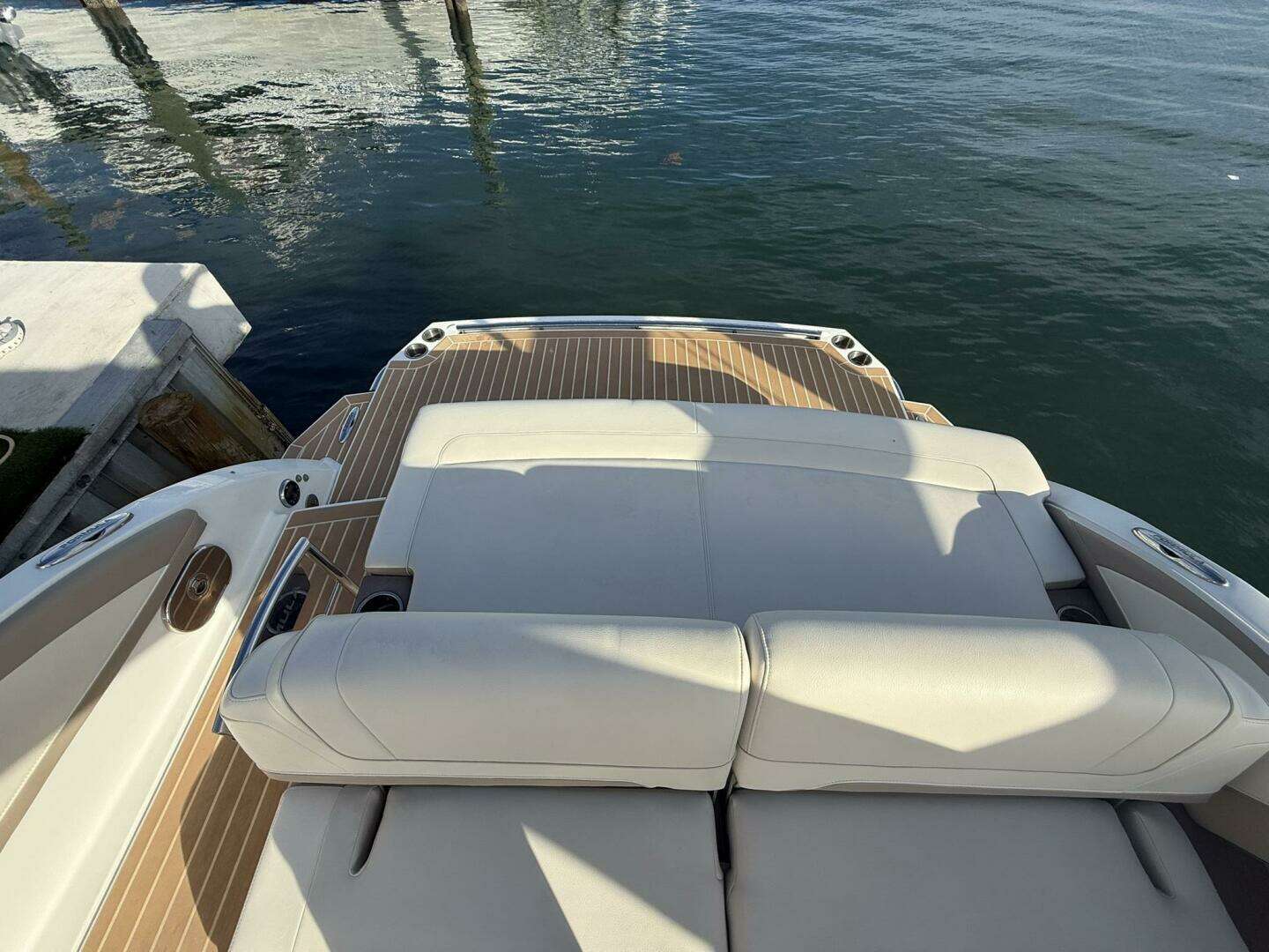 2016 Formula 330 Crossover Bowrider - Image 21
