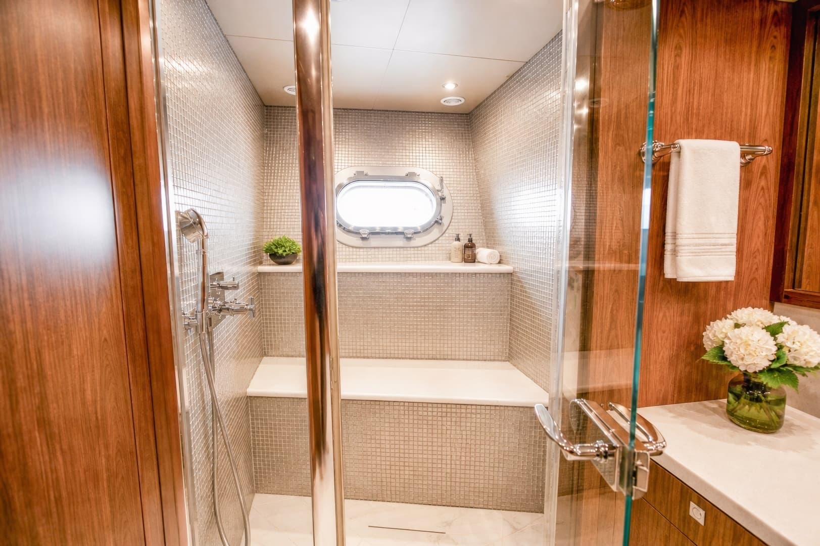 2014 Sunseeker 131 - Image 40