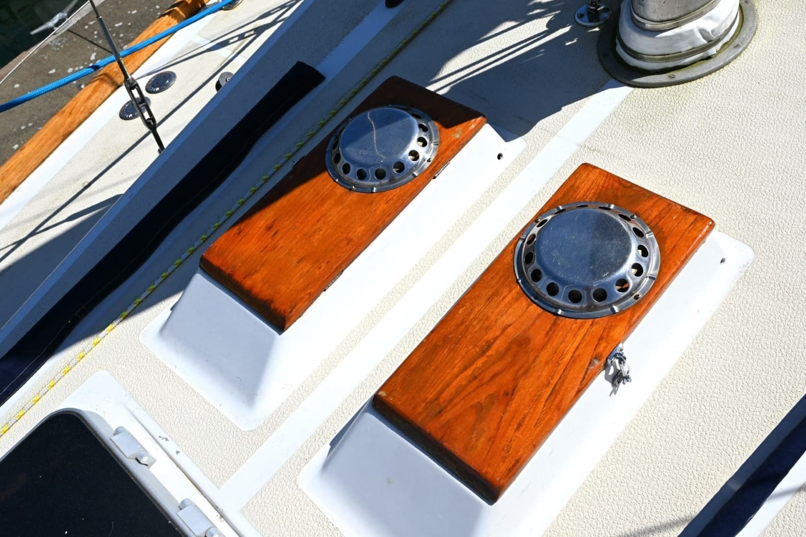 1980 Tartan 37 - Image 11
