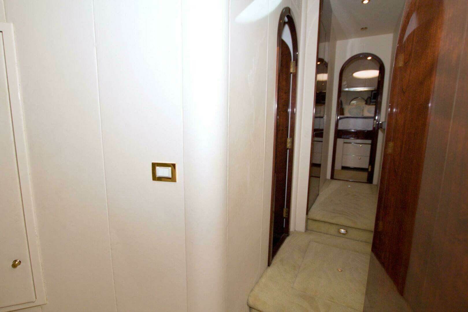 2005 Neptunus 62 Flybridge - Image 57