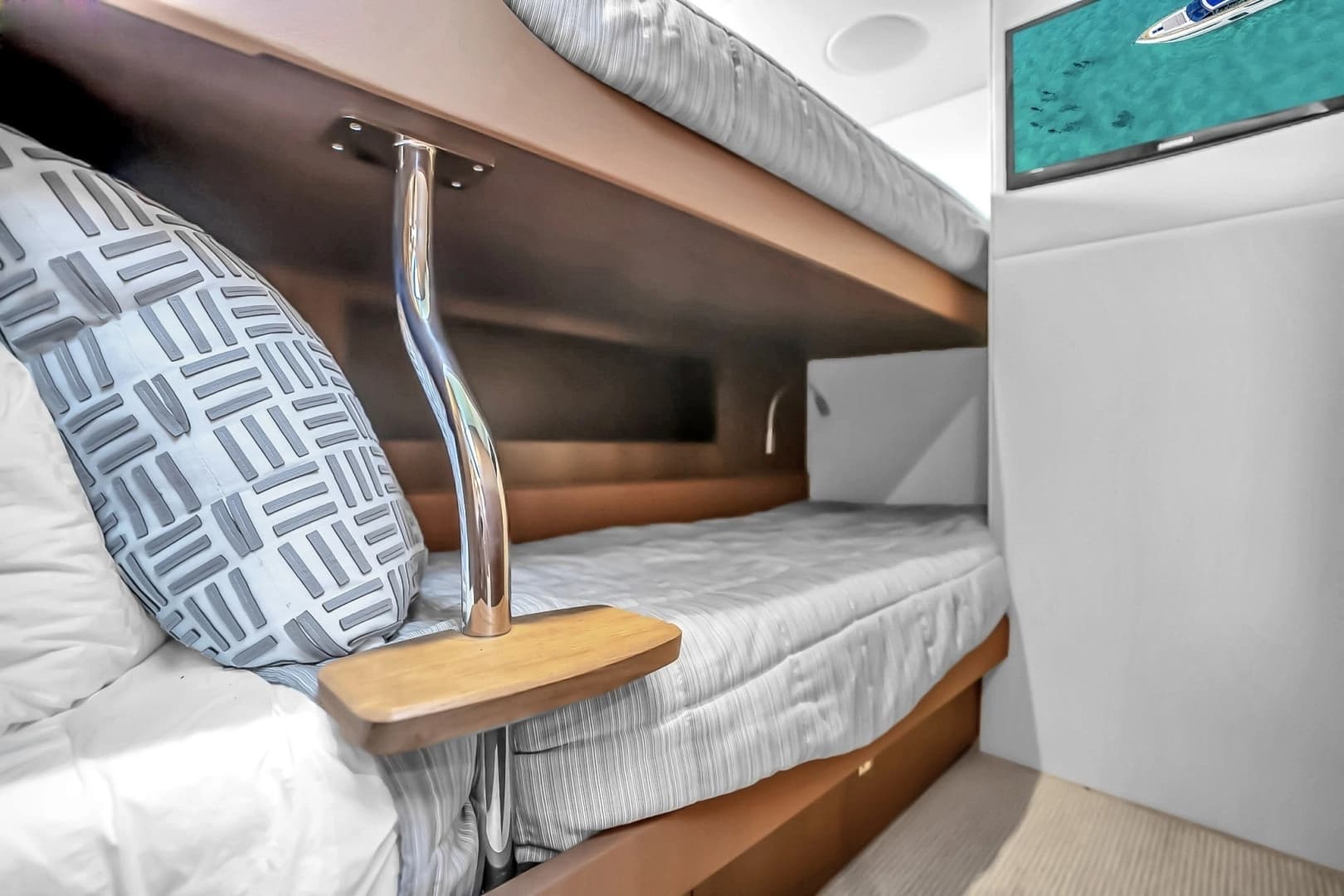 2016 Princess V58 - Image 49
