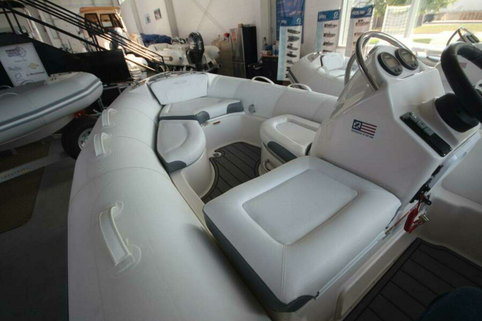 2026 Zodiac Yachtline 440 DL NEO - Image 7