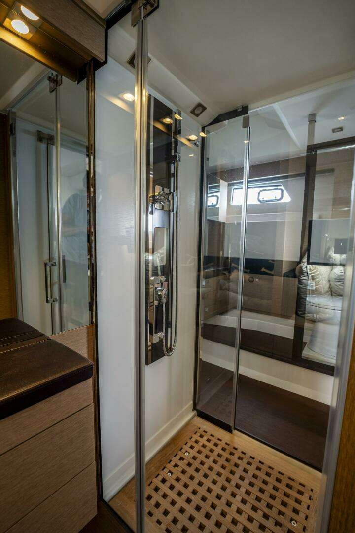 2018 Prestige 560 - Image 47