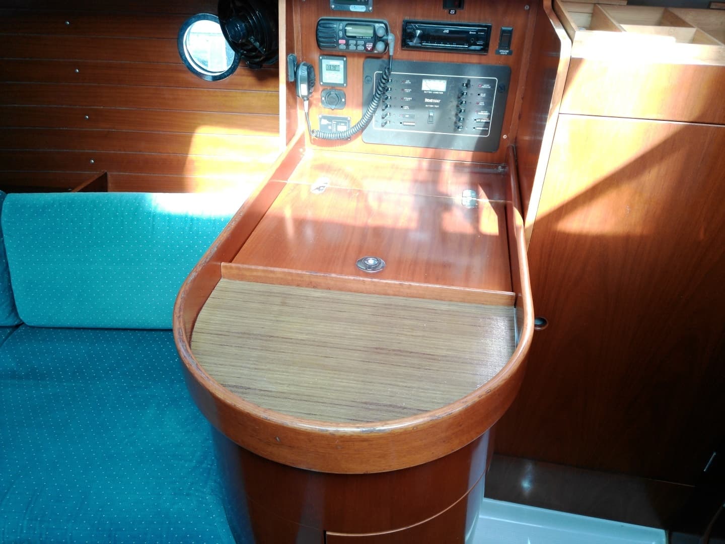 1993 Beneteau — - Image 30